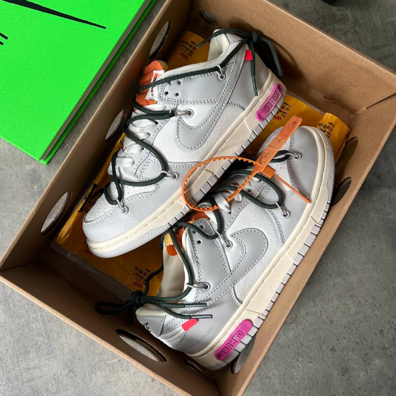 Off White x Nike Dunk  Low “Lot 22” Main Image